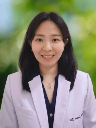 Foto dr. Angeline Susanto, M.Biomed., Sp.A